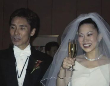 郷ひろみの嫁は徳武利奈！今まで3人の女性と結婚している！どんな女性と結婚していた？？
